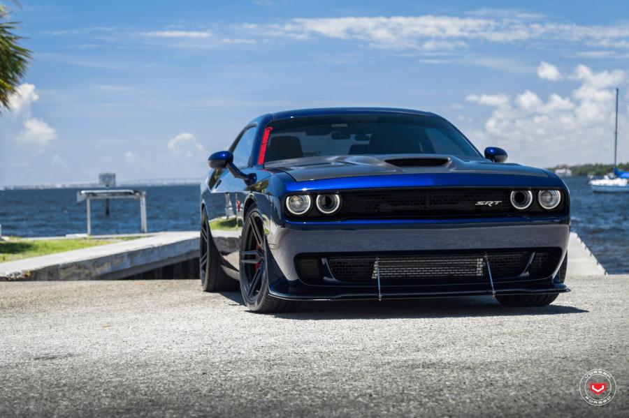 Dodge Challenger SRT on Vossen Wheels (HC-1) 2017 года  (фото 5 из 20)